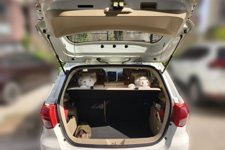 Used BAIC E Series 2012 Hatchback 1.5L Automatic Leshang Version Trunk