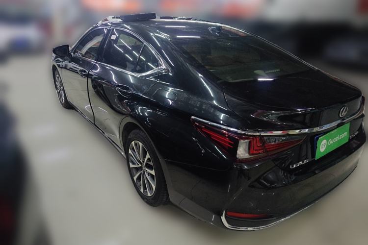 Used Lexus ES 2023 200 Excellence Edition