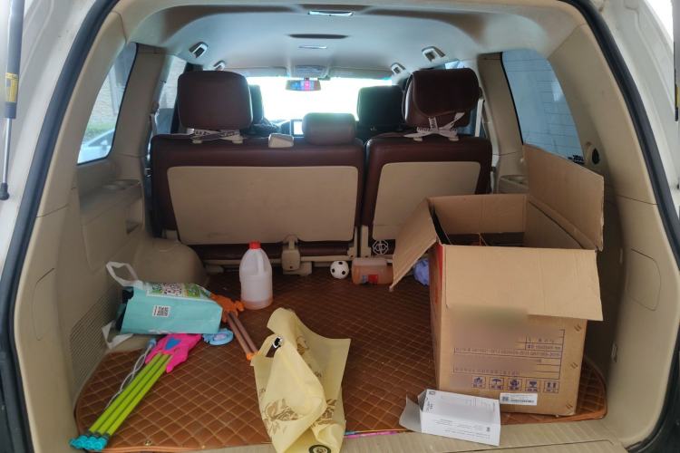 Used Toyota Land Cruiser 2015 4.0L V6 Middle East Low-Trim Version Trunk