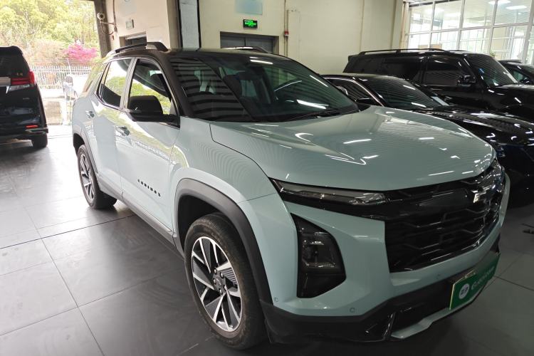 Used Chevrolet Equinox Plus 2024 102km RS Ultimate Edition Front Right 45 Deg