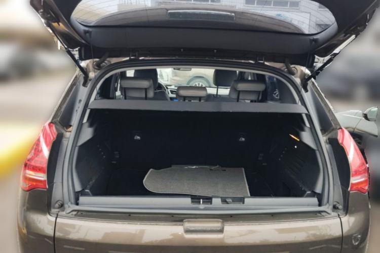 Used Peugeot 3008 2013 2.0L Automatic Trend Edition Trunk