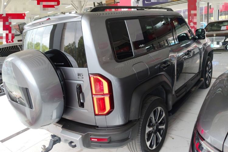 Used Formula Leopard 5 2023 Navigator Edition
