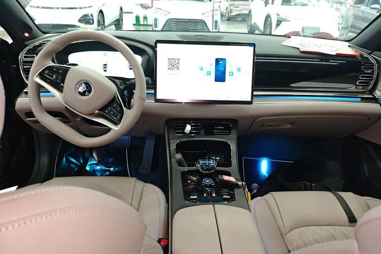 Used BYD Han 2025 EV with 701 km of Laser Radar-Enabled Intelligent Driving