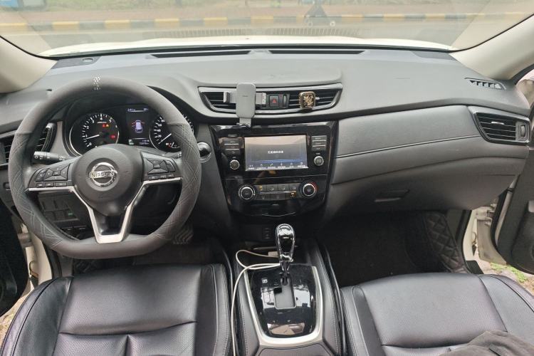 Used Nissan X-Trail 2017 2.0L CVT Comfort Edition 2WD Center Console