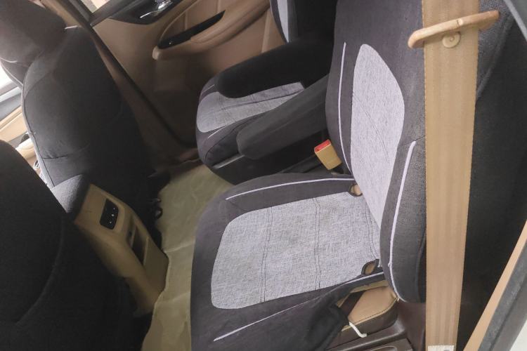 Used Baojun 730 2017 1.8L iAMT Prestige Version 7 Seats