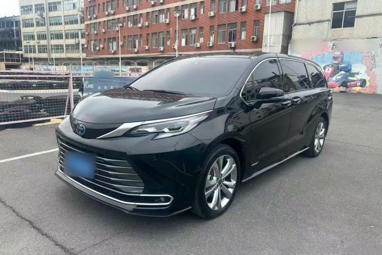 Used Toyota Sienna 2023 2.5L Hybrid Deluxe Edition