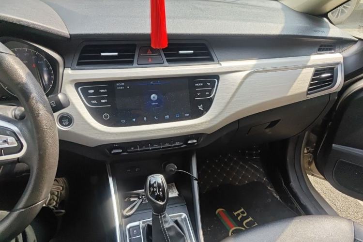 Used Geely Auto Vision X3 2020 1.5L CVT Elite Edition Interior 2