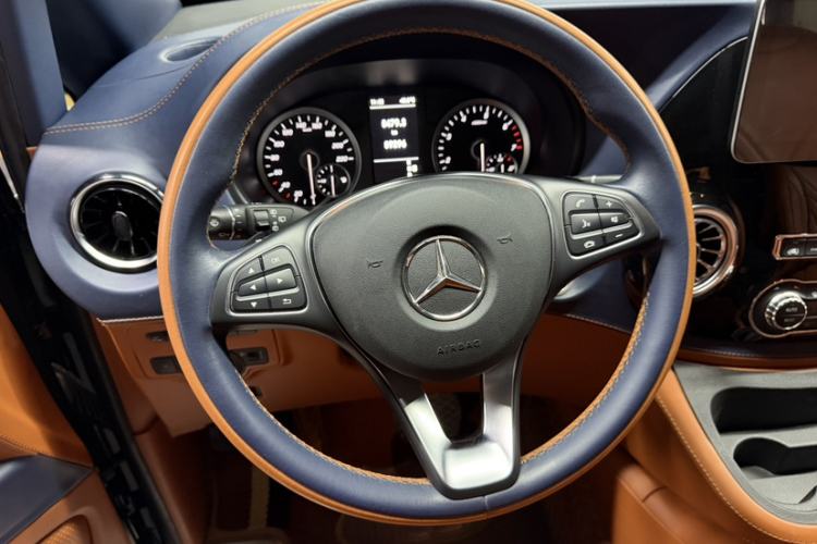 Used Mercedes-Benz Vito 2021 2.0T Business Version 7 Seats Steering Wheel