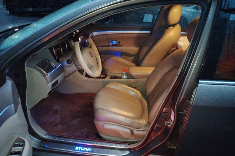 Used Nissan Sylphy 2012 Classic 1.6XE Automatic Comfort Edition Left Front Seat