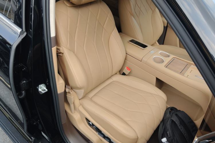 Used Hima AITO M8 2025 Extended-Range Ultra Version 53.4 kWh 6-Seater Edition Right Front Seat