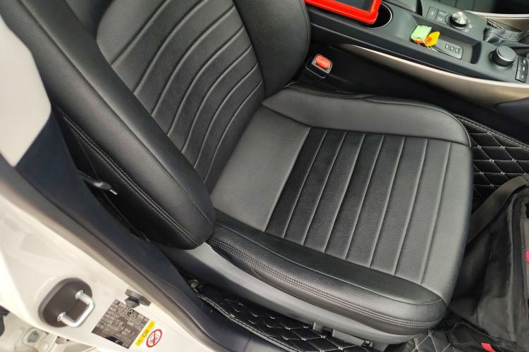 Used Lexus IS 2017 300 FENGSHANG Edition
