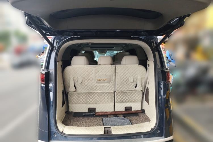 Used Denza D9 2022 DM-i 1040 Prestige Model Trunk