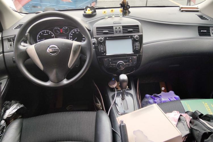 Used Nissan Tiida 2011 1.6L CVT Smart Version Center Console