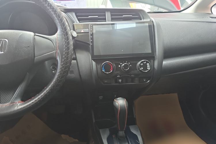 Used Honda Fit 2018 1.5L CVT Comfort Sunroof Version Center Console