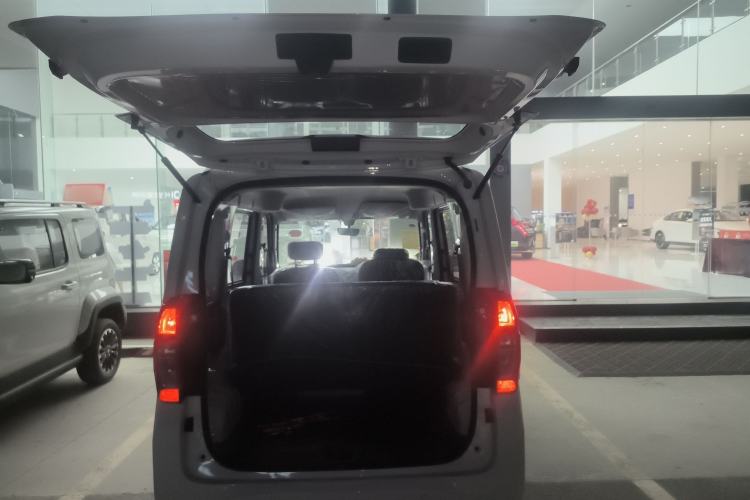 Used Wuling Zhiguang New Energy 2025 Model 305km Ambitious Edition Trunk