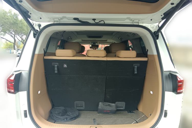 Used JAC Refine RF8 PHEV 2024 Zhiling Edition 1.5T 150KM Flagship Model – Lithium Iron Phosphate