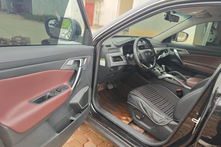 Used Geely Auto Emgrand X7 Sport 2022 1.8TD DCT Zhiya Trim
