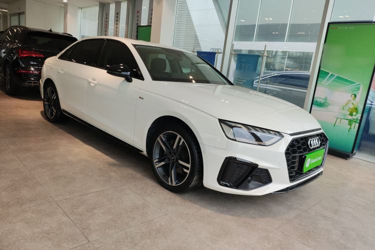 Used Audi A4L 2022 40 TFSI Luxury Dynamic Model