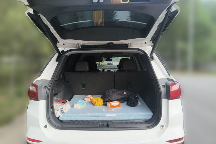 Used Chevrolet Equinox 2019 535T Automatic YuJie Edition China VI Trunk