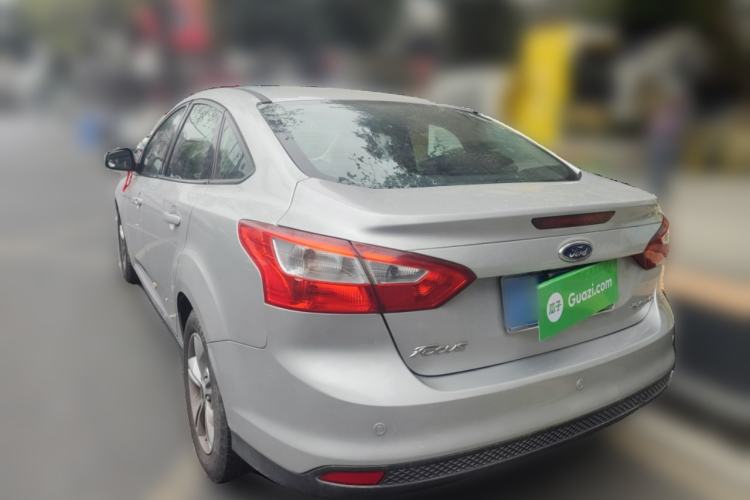 Used Ford Focus 2012 Sedan 1.6L Automatic Fashion Edition
