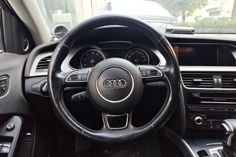 Used Audi A4 2014 40 TFSI allroad quattro plus version Steering Wheel