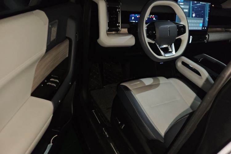 Used iCAR 03 2024 472km Four-Wheel Drive Long-Range Version Driver Seat