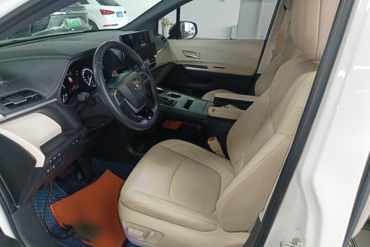 Used Toyota SIENNA 2021 2.5L Hybrid Premium Edition