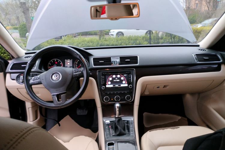 Used Volkswagen Passat 2015 2.0 TSI DSG Prestige Edition Center Console