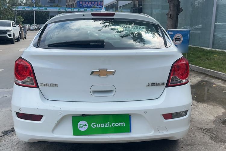 Used Chevrolet Cruze 2015 Hatchback 1.6L Manual Comfort Edition