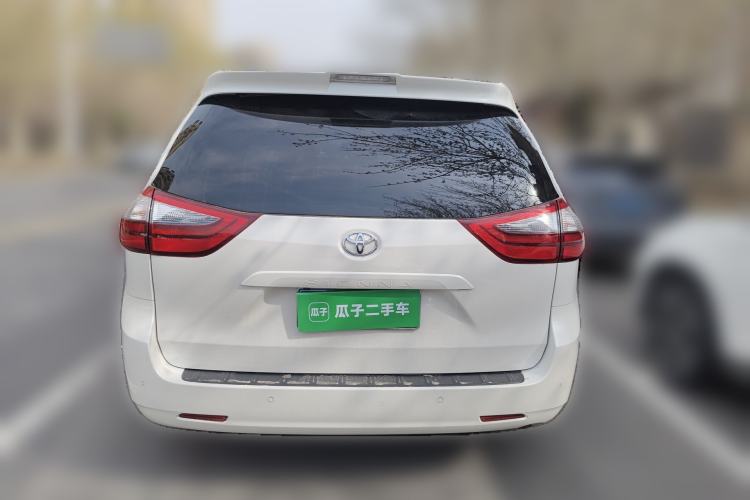 Used Toyota SIENNA  Rear