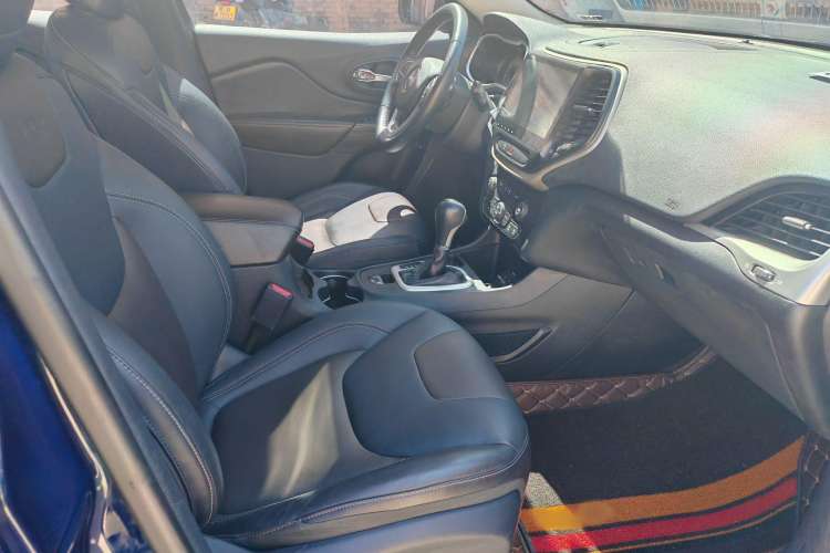 Used Jeep Cherokee 2016 2.4L Leading Edition