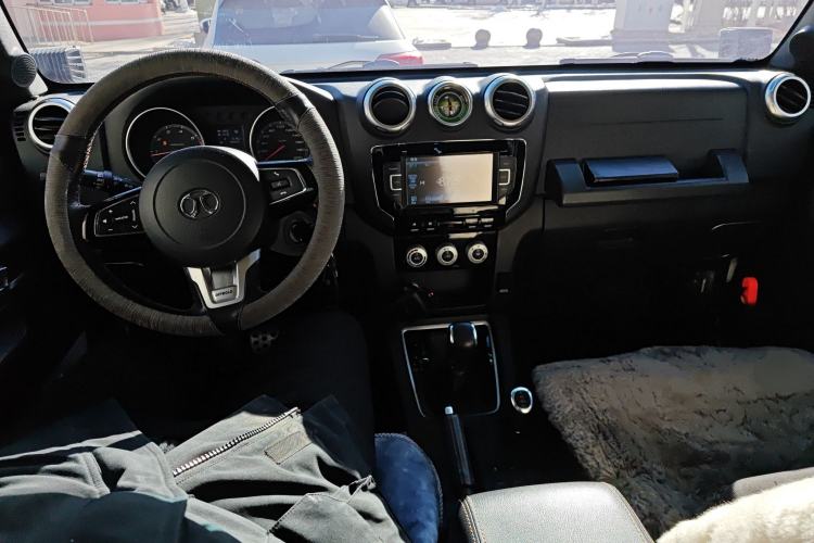 Used BAIC Off-Road BJ40 2016 40L 2.3T Automatic All-Wheel Drive Premium Edition Center Console