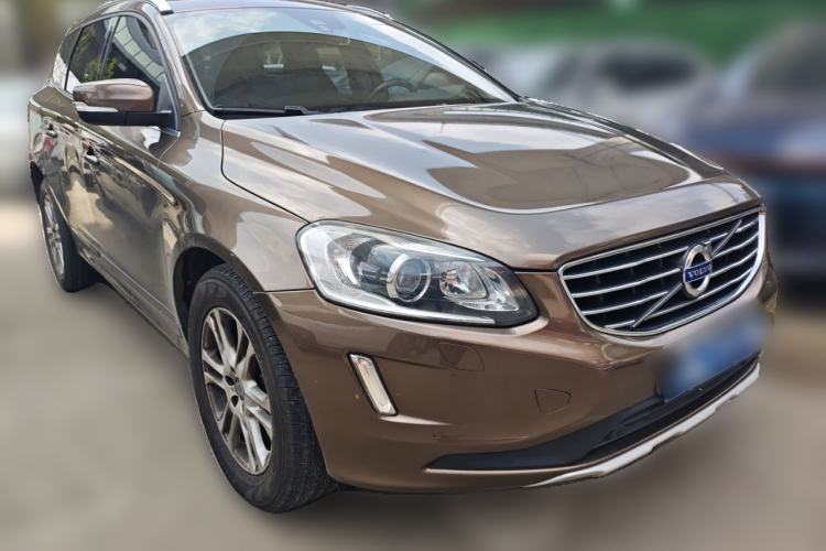 Used Volvo XC60 2015 T5 Smart Upgrade Model Front Right 45 Deg