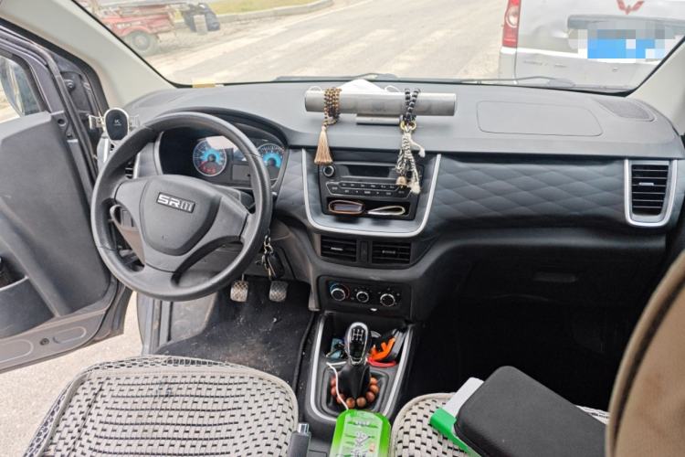 Used Jinbei Gold Hiace 2023 1.5L Passenger Vehicle Engineering Lion 5/6/7 Seater