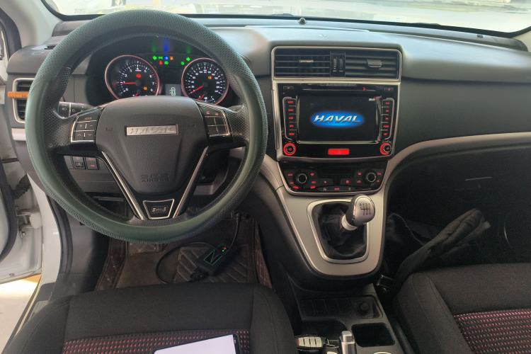 Used Haval M6 2018 1.5T Manual Two-Wheel Drive Urban Model Center Console