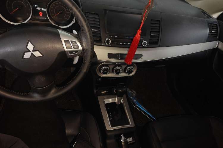 Used Mitsubishi Lancer EX 2015 1.8L CVT ZhiShang Edition China IV Standard
