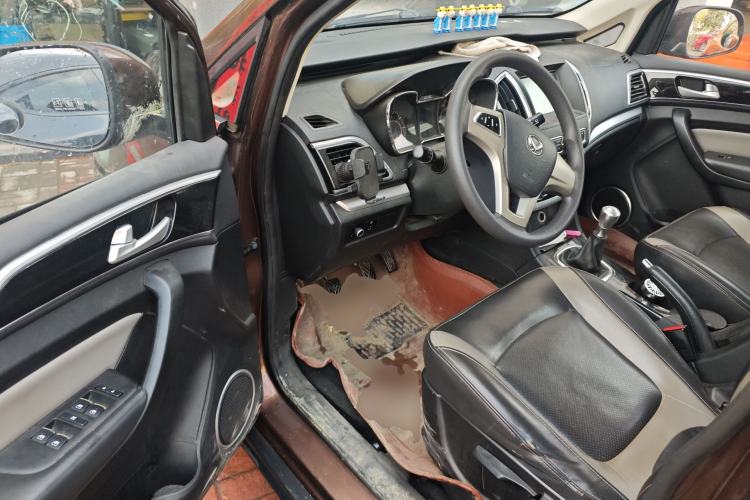 Used HYOSOW H3 2015 1.5L manual luxury version
