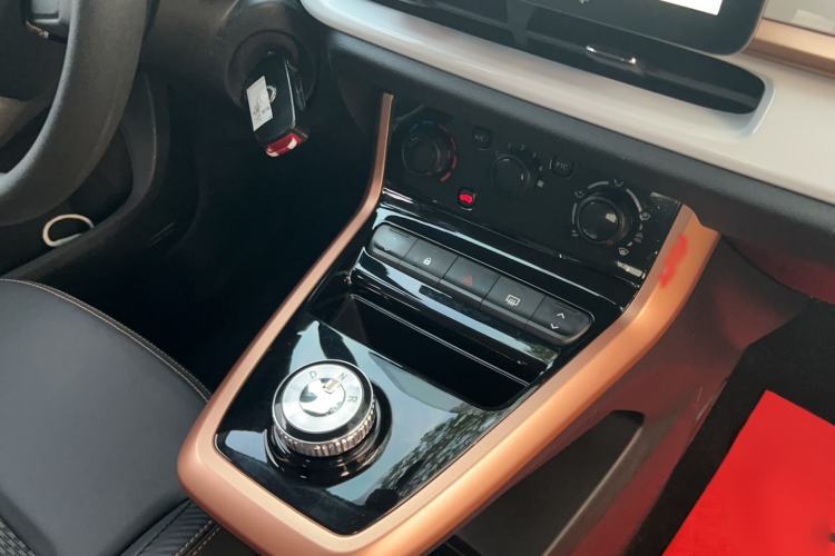 Used Dongfeng NAMMI BOX 2022 Chasing Wind Edition 331 km Standard Model
