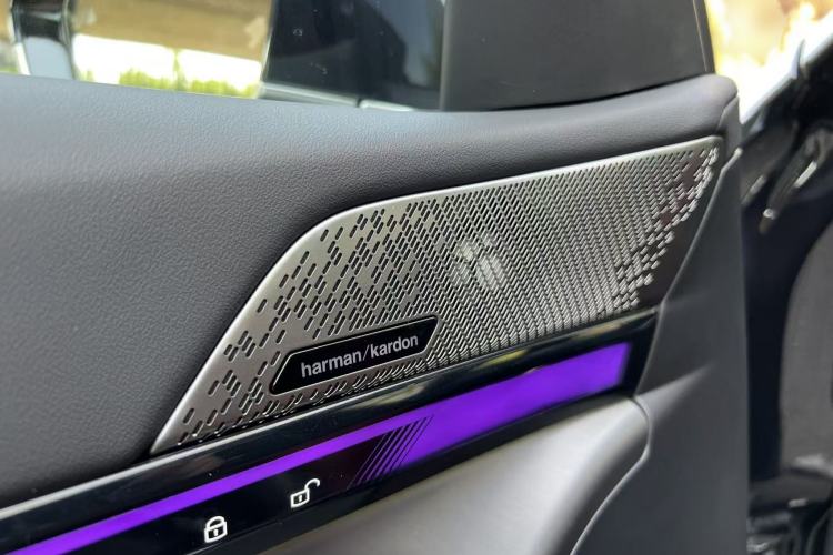 Used BMW i5 2025 eDrive 40L M Sport Package Interior 2