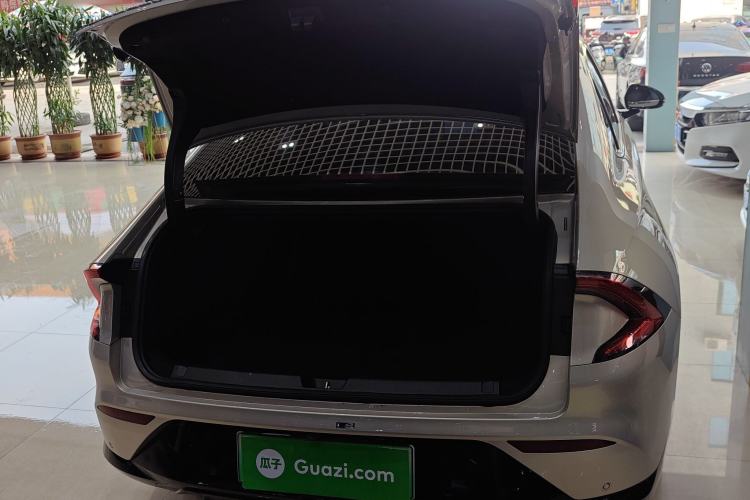 Used Wuling Xingguang 2024 Co-Creation Edition 510 Advanced Model Trunk