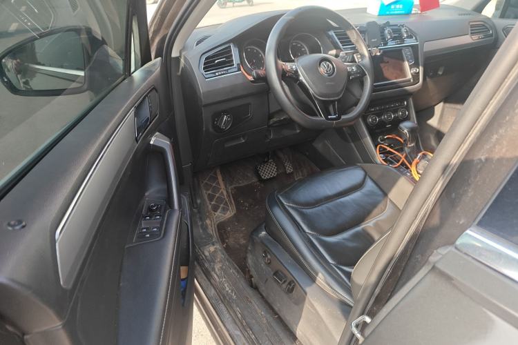 Used Volkswagen Tiguan L 2018 380TSI Automatic All-Wheel Drive Luxury Edition Driver Seat