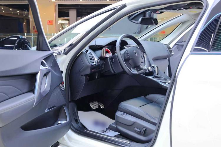 Used DS 5 2018 30THP P-Line Sport Model