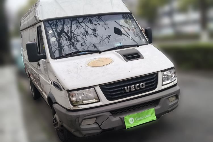 Used Iveco Daily 2017 2.8T V40 Cargo Van Mid-Roof 3/6 Seats 43S5