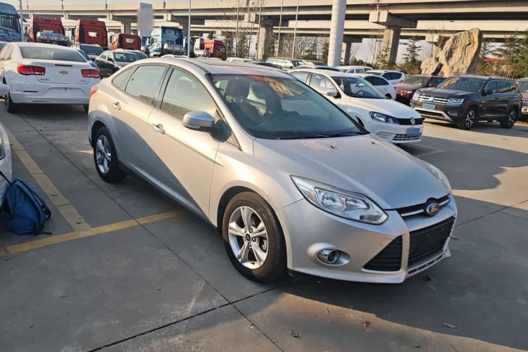 Used Ford Focus 2012 Sedan 1.6L Automatic Fashion Edition
