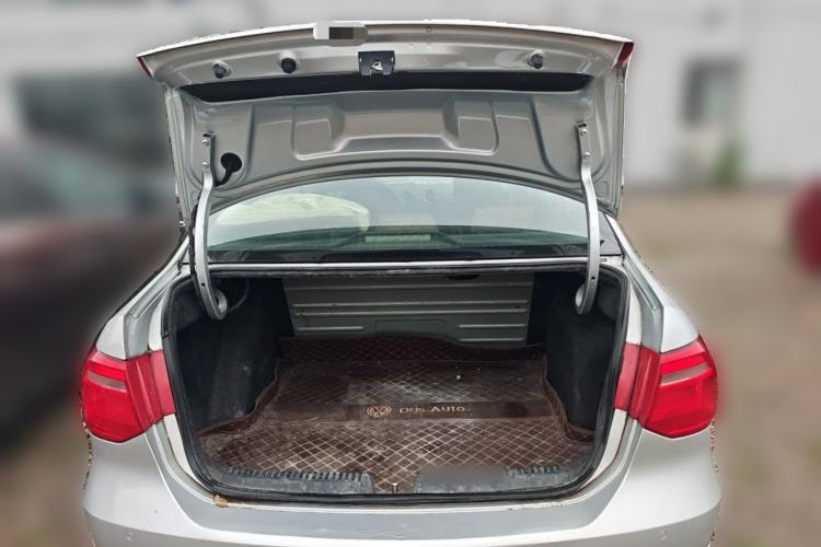 Used Volkswagen Jetta 2015 Value Edition 1.6L Automatic Comfort Version Trunk