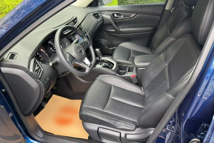 Used Nissan X-Trail 2017 2.0L CVT Comfort Edition 2WD Interior 4