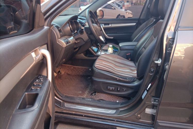 Used Kia Sorento 2012 2.4L Gasoline Luxury Edition Driver Seat