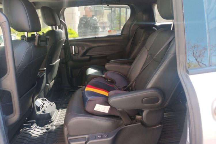 Used Toyota SIENNA 2021 2.5L Hybrid Platinum Edition Left Rear Seat