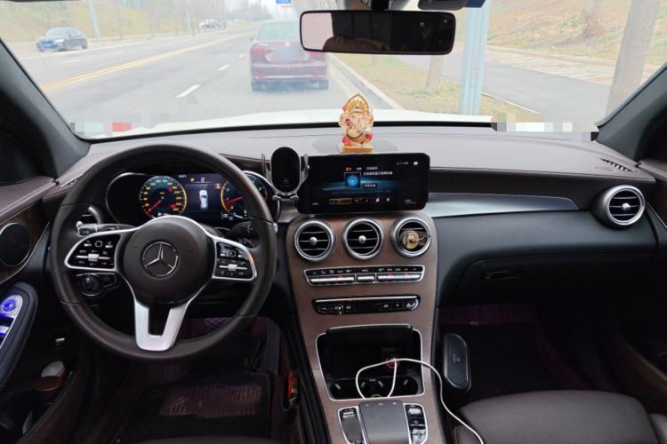 Used Mercedes-Benz GLC 2020 GLC 260 L 4MATIC Luxury Model Interior 2