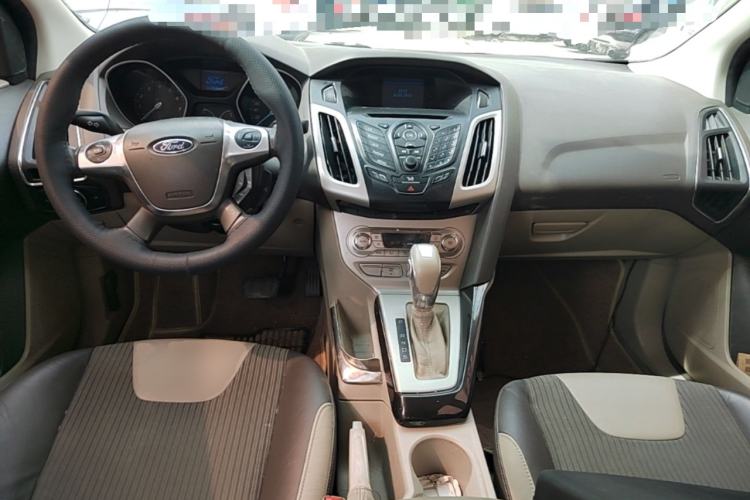 Used Ford Focus 2012 Sedan 1.6L Automatic Fashion Edition

